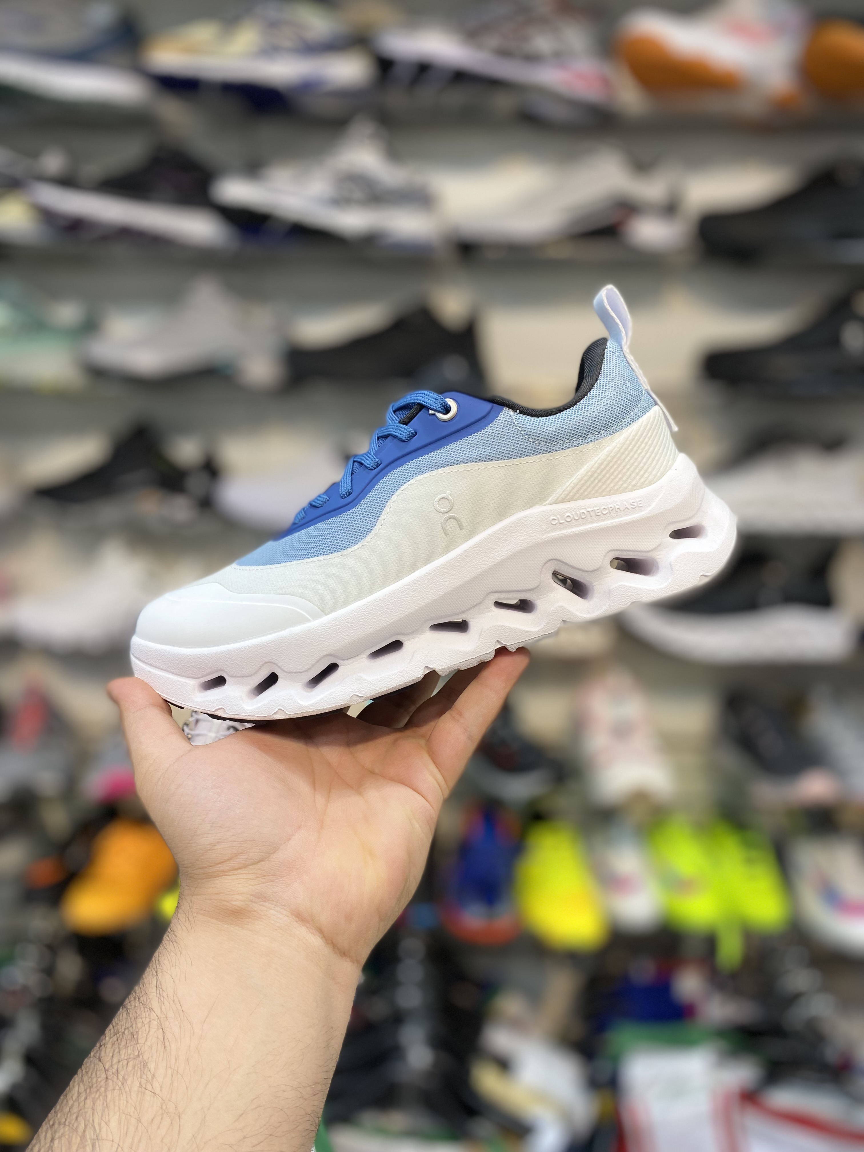 کفش آن رانینگ QC