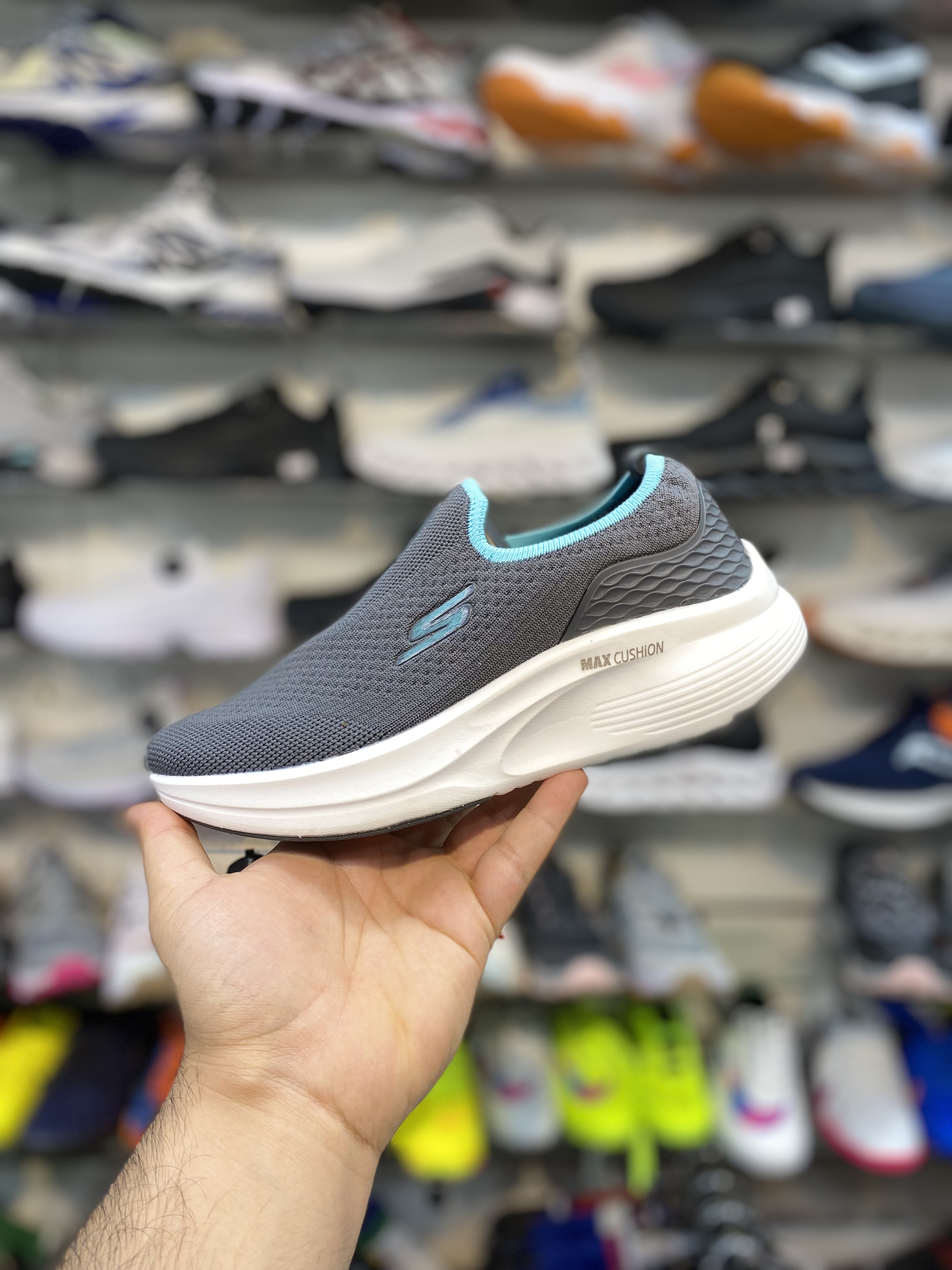 کفش زنانه اسکیچرز مدلMAX CUSHION